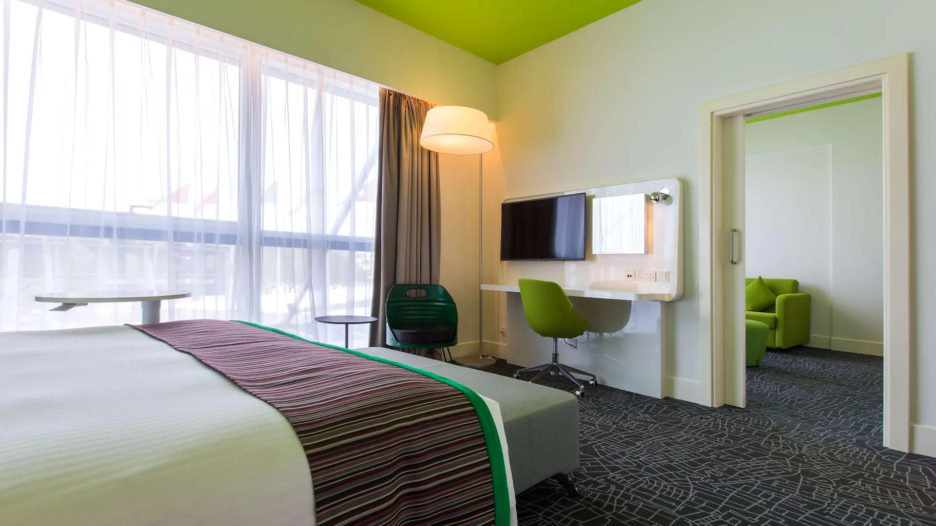 Park Inn By Radisson Dubai Motor City 4*,