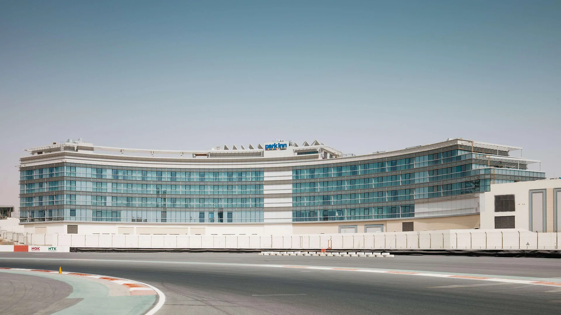 Park Inn By Radisson Dubai Motor City